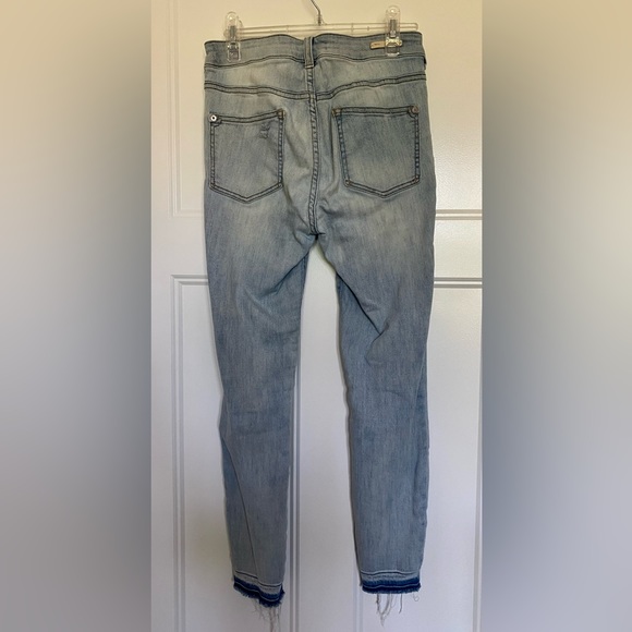 ANTHROPOLOGIE Light denim, distressed. high-rise Pilcro jeans. Size 28 - Picture 2 of 10